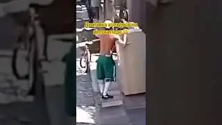 Доставка холодильника на велосипеде. А вам слабо? 🤣 