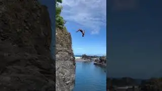 Cliff jumping pools in Hana Maui 2024