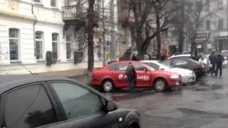 Майдауны пришли за расчетом г Харьков ул Артема 1 'ПриватБанк'