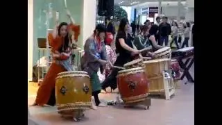 японские барабанщики в меге
