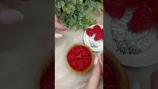 Корзинка с малиной