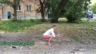 Быстрый способ  залезть на ДЕРЕВО!Прикол.