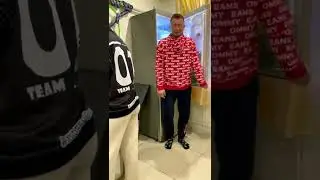 На кого-то он похож😞