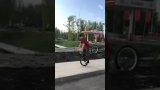 Хенг Файф на БМХ / Hang five on BMX