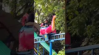 Anies Naik Dinosaurus Pink di Ragunan #AniesJalanJalan
