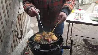 Жарим курочку в растительном масле.
