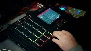 A simple 8 bars lofi boombap beat with MPC Live II (and SP404og vinyl sim)