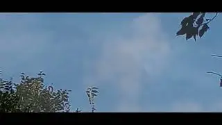 ПРИКЛЬНО СМОТРИШЬ НА ФОТО ОНО МЕНЯЕТСЯ  ОБЛАКА ЛАДОНЬ ЗОЛОТО   ИЛИ 9 РАЙОН НЕ ЗАБЫВАЙ ==