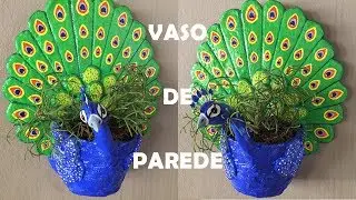 Peacock-shaped wall vase: made of cement and paper