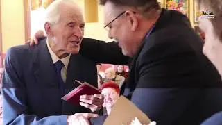 Вручение юбилейных медалей ветеранам