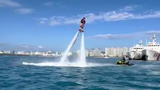 Flyboard is so fun at the beach 😎🌊 Girl feels flying