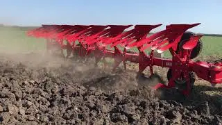 8 КОРПУСНОЙ ОБОРОТНЫЙ ПЛУГ UNLU В ПАРЕ С ДЖОН ДИР8