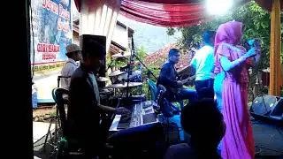 Devannada || hijabers ukhti bergoyang live at pacet