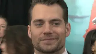 Henry Cavill (Superman) breaks down his embarrassing moment at the ‘Man from U.N.C.L.E.’ Premiere