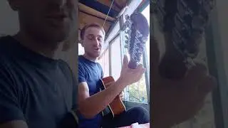 Каблучками тук тук тук на гитаре