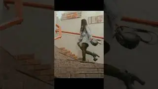 ПауLь - А я красивая . Забрала вискарь и пошла дальше