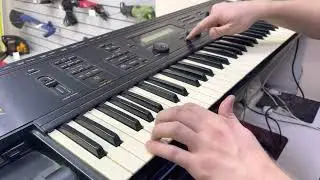 Синтезатор MR61