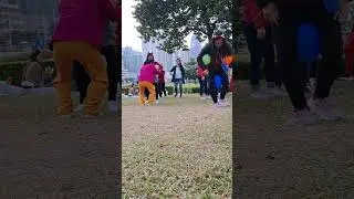 Pabilisan ng takbo  may dalang baloon #laughter #funny #Christmasparty #ofwlifeinhk #tamarPark #nida