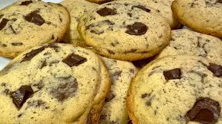 American Soft Cookies! THIS is the best recipe and it's quick to make! #chocolatecookies #cookies