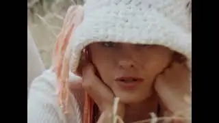Nicole Millar - je te veux près de moi (Official Video)