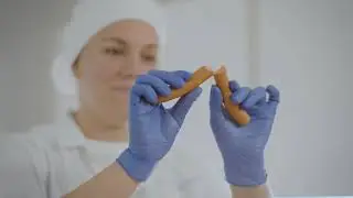 Slik lages pølsene fra Gilde