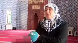 Elinde ALLAH Yazısı Beliren Kadın