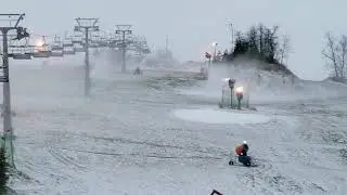 Stok w Chrzanowie -- wystartowało naśnieżanie -- 28.12.2019