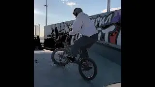 катаюсь на bmx и тачке, прикольный день вышел