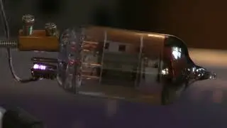 (4) Радиолампа под ВНВЧ (Тесла)