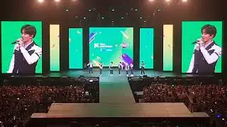 EXO Photo time, CHANYEOL Push up @KCON AUSTRALIA 2017
