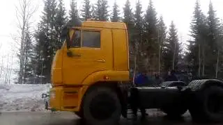 Камаз врезался в ЛЭП