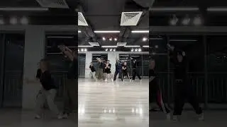 Chớt lặng giữa trời mây 