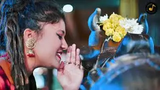samsan ka vasi bhola bhola /tu dekh nazara mousam ka /sawan bhi khud mahadev ko jal chadane aata hai