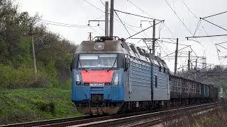 Перевыпуск архив. 2ЭЛ5-017 в голове грузового поезда на перегоне Еремеевка - Раздельная-1