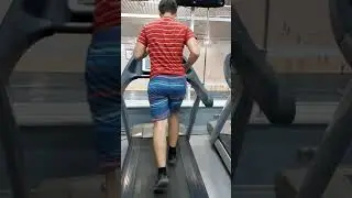 Билл готовится к работе