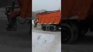 Наконец то чистят дорогу