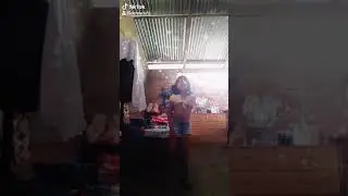 Hijita bailando