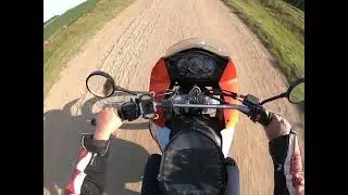 2011 kawasaki klr705 being dumb on a gravel road