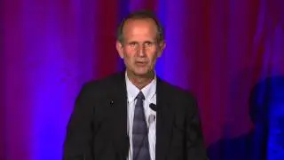 Glenn Dranoff accepts the Coley Award