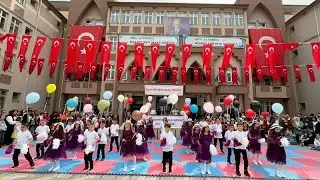 BAK BAK ÖZGÜRLÜK ( 23 Nisan Gösterisi ) 4K