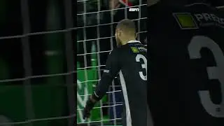FC Dordrecht-doelman gaat FLINK IN DE FOUT... 🧤😬