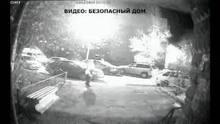 В Оренбурге ограбили женщину в подъезде