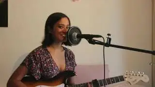 Laura Poulain - Supalonely -  Benee and Gus Dapperton (Acoustic live cover)