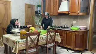 Была королевой стала простушкой/ готовлюсь встречать гостей/ превратилась в золушку