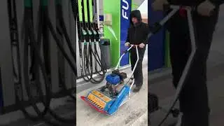 Очистка наледи на АЗС заправке Neste
