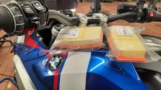 BMW R 1300 GS Replacing air filters