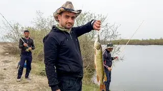 THE REAL WAY TO CATCH AND COOK FISH! OUTDOOR COOKING