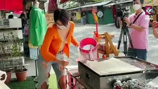 Sexiest Food Seller Ever #womanly #sexiest #asianwoman