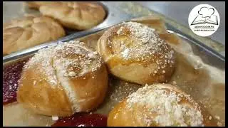 Украшение блюд и выпечка в столовых и банкетных залах/ линия раздачи украшение блюд/булочки с джемом