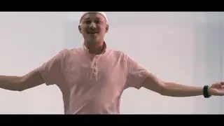 Ain't That A Kick In The Head - Trailer